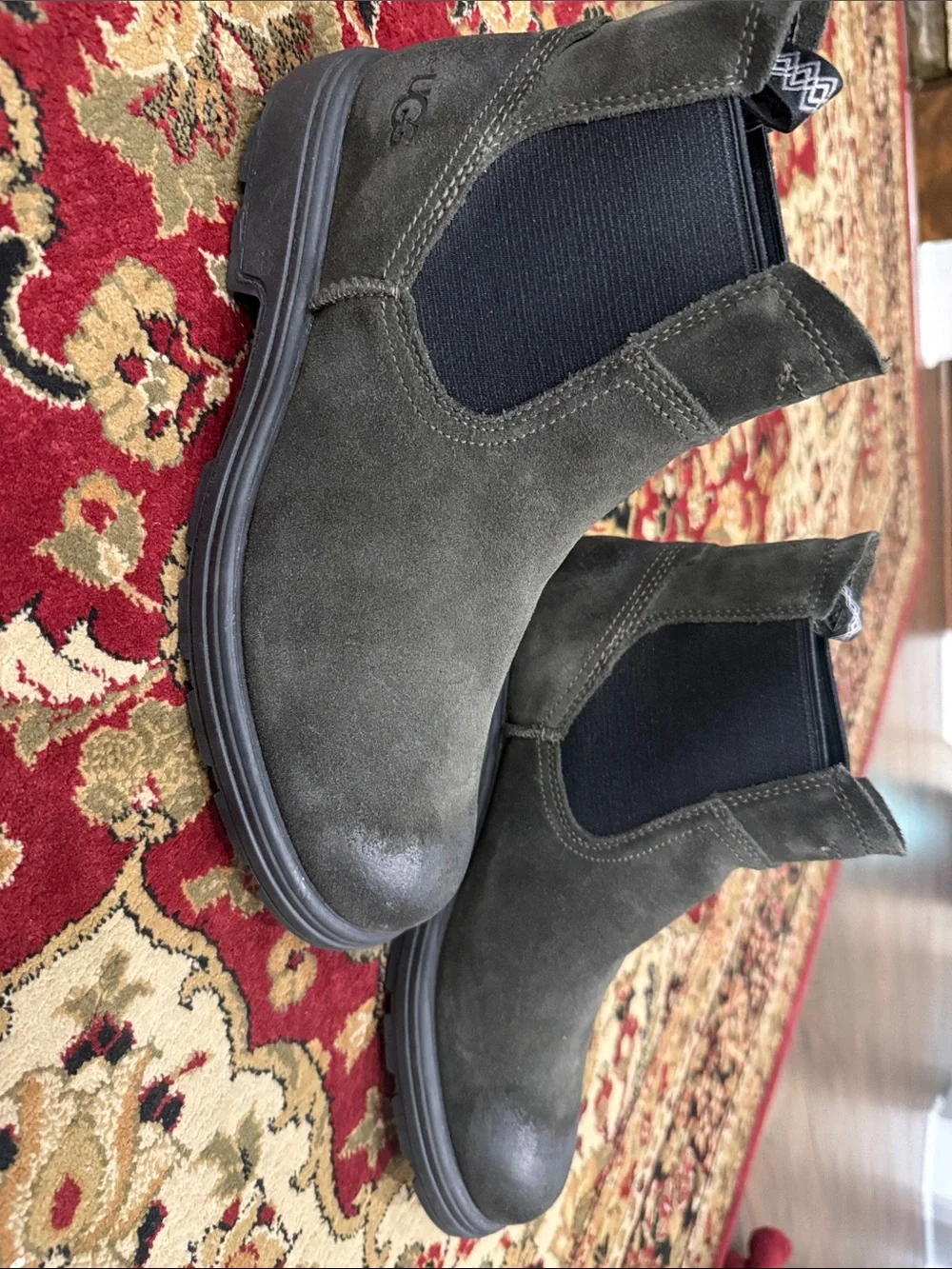 UGG Men’s  Chelsea Suede Ankle Boots in Olive Green